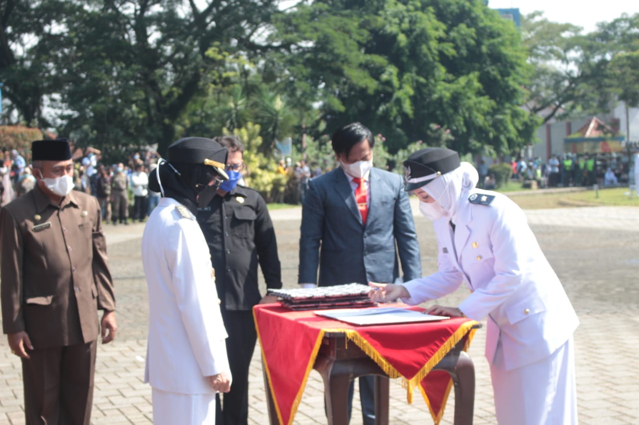 Lantik Kepala Desa Terpilih, Bupati: Penuhi Janji Saudara Kepada Masyarakat