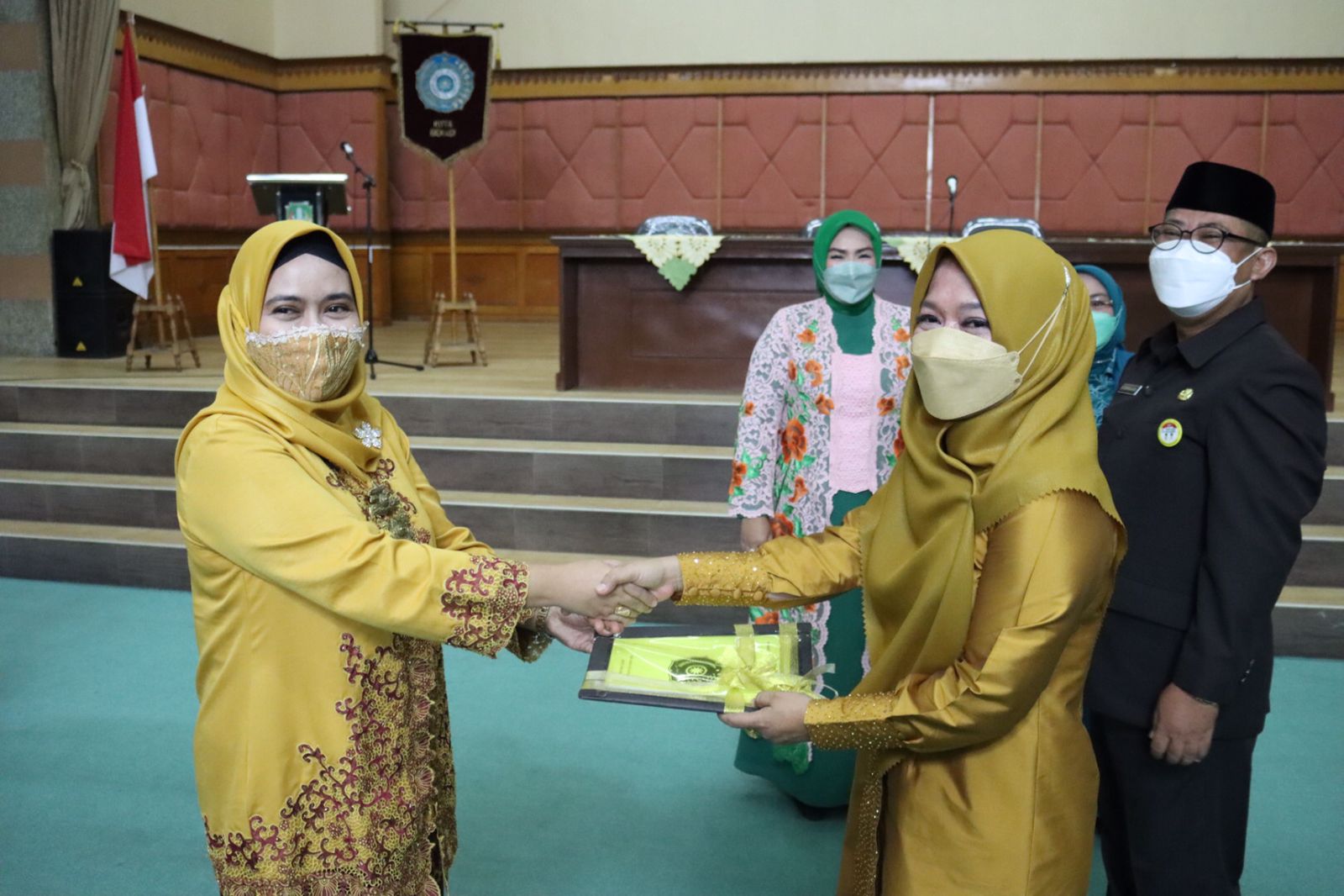 Ketua TP PKK Kota Bekasi Lantik Ketua TP PKK Tingkat Kecamatan Jatiasih