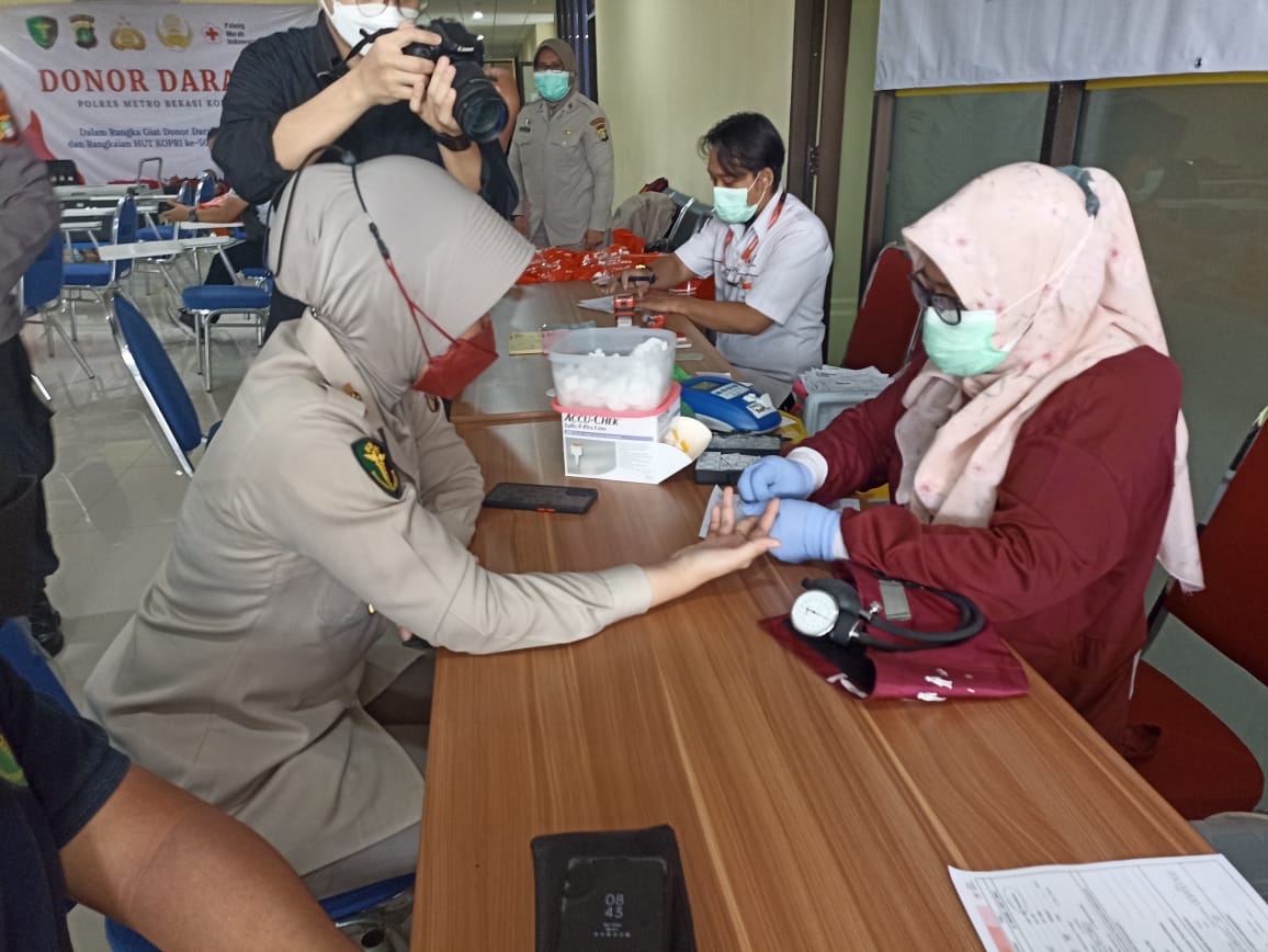 Polres Metro Bekasi Kota Gelar Donor Darah Dalam Rangka HUT Korpri ke-50
