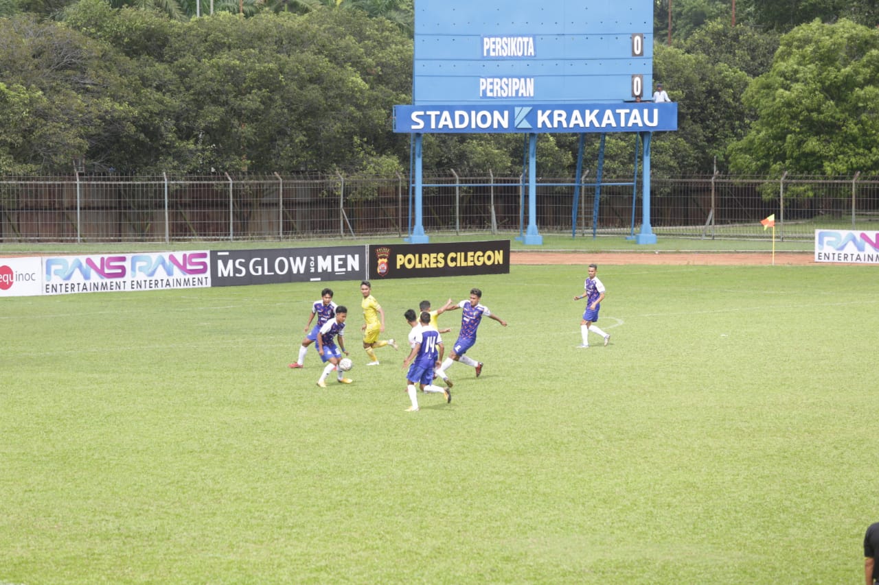 Semangati Persipan, Bupati Irna Berikan Bonus Untuk Pemain