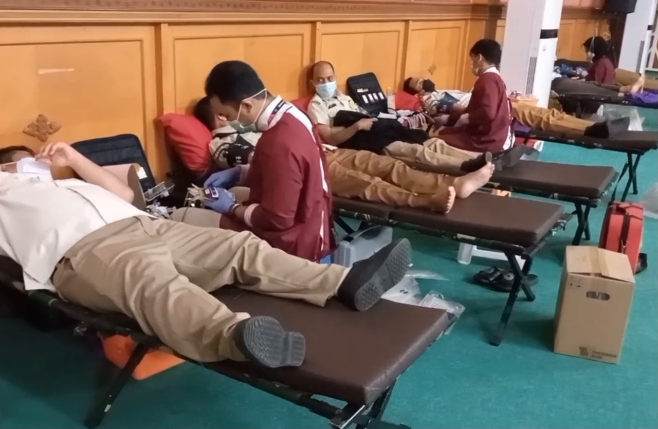 Aparatur Pemkot Bekasi Partisipasi Dalam Kegiatan Donor Darah PMI Kota Bekasi
