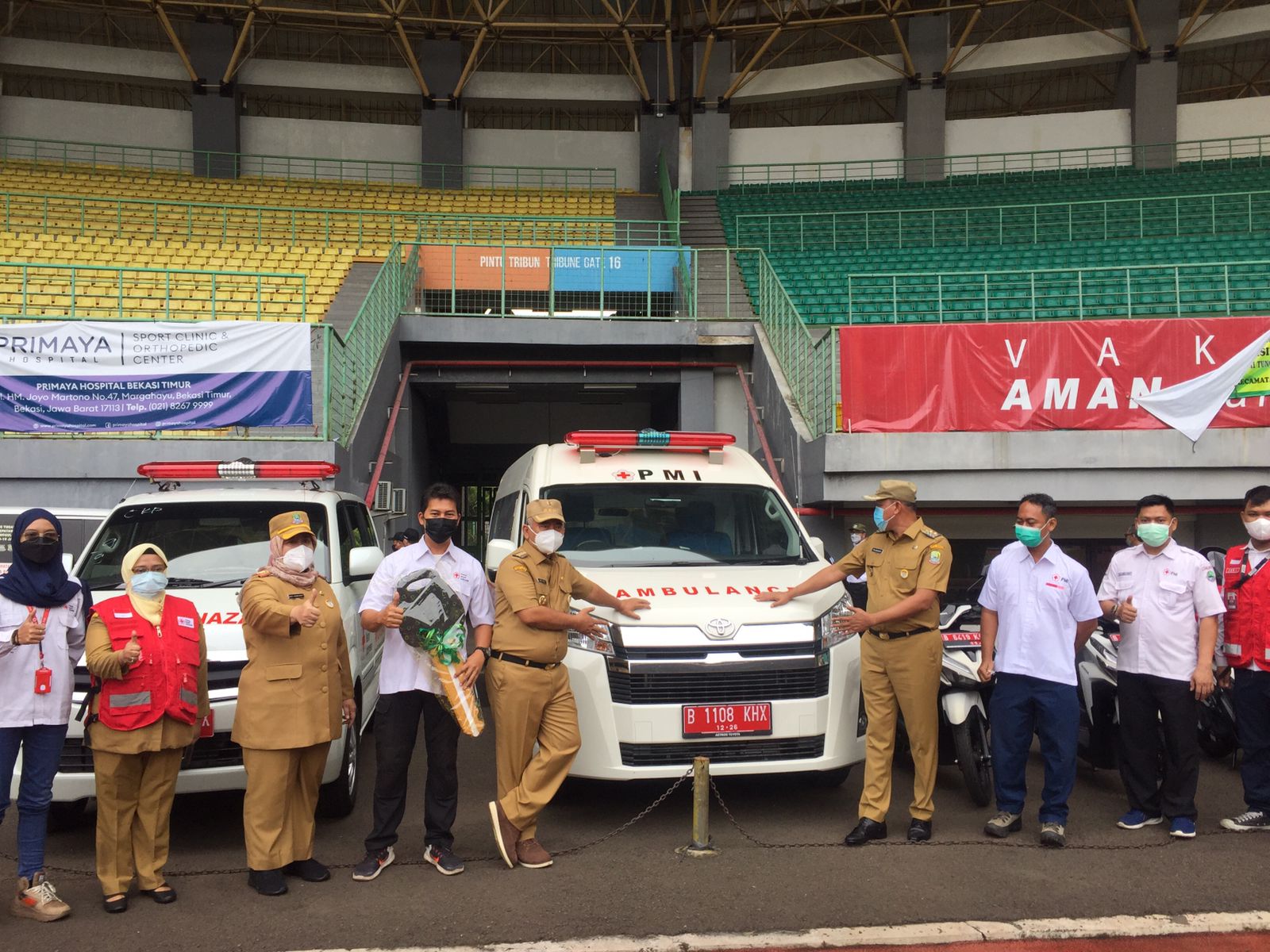 Pemkot Bekasi Serahkan Bantuan Mobil Dan Motor Ambulans