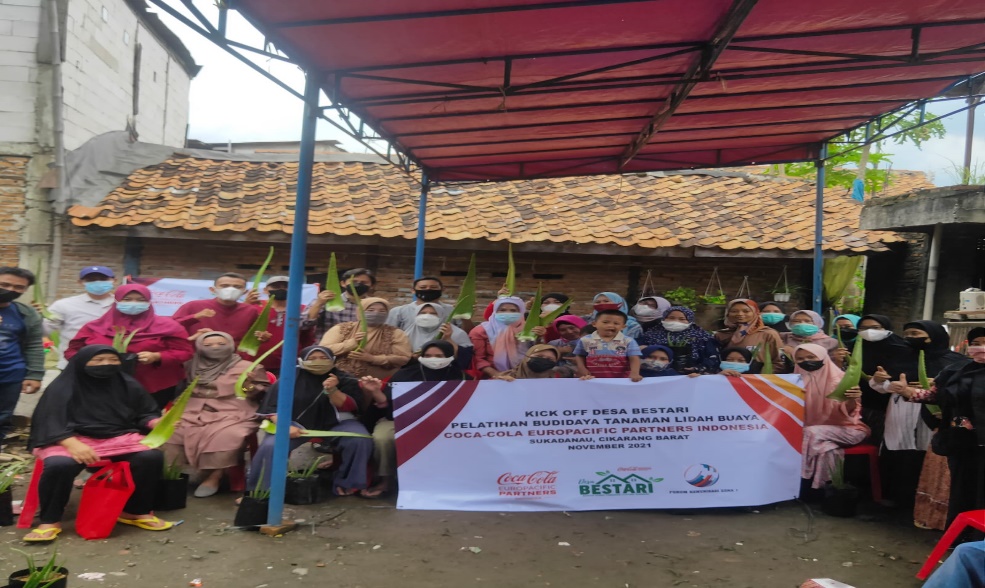 Selenggarakan Pelatihan Budidaya Tanaman Lidah Buaya, CCEP Indonesia Dukung Program Pemberdayaan Masyarakat Sekitar Pabrik