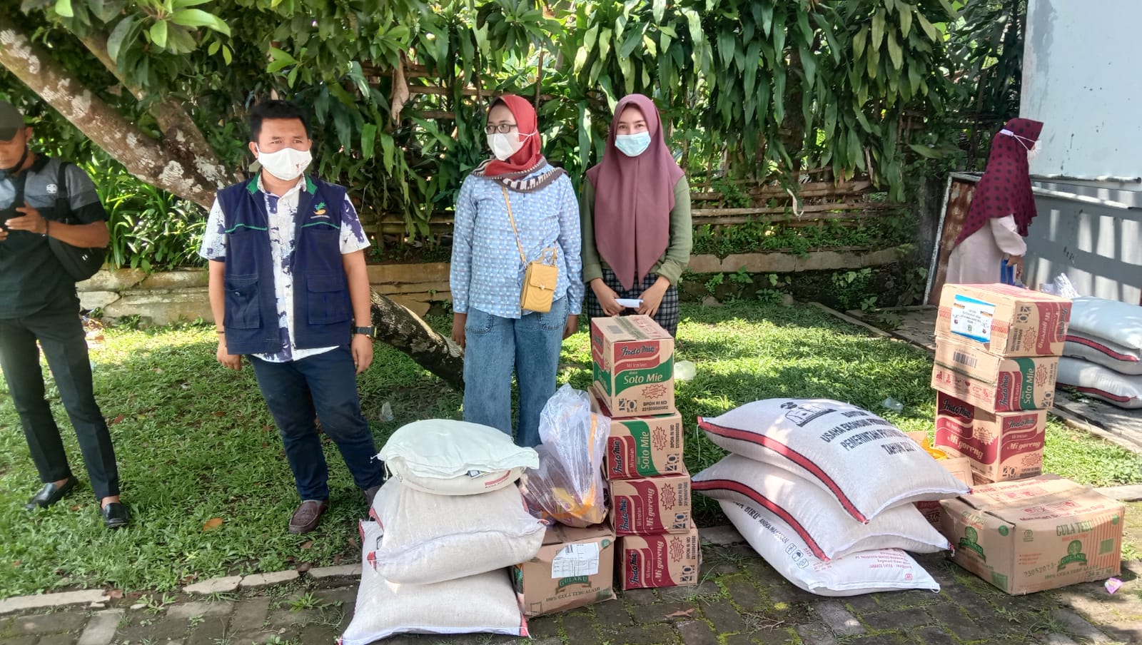 Empat Desa Kecamatan Muncang Terima Bantuan UEP