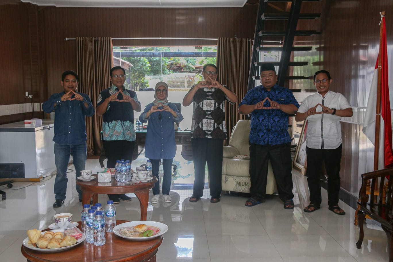 Silaturahmi Bahas Politik Banten, Iti Kagumi Prestasi Gubernur WH