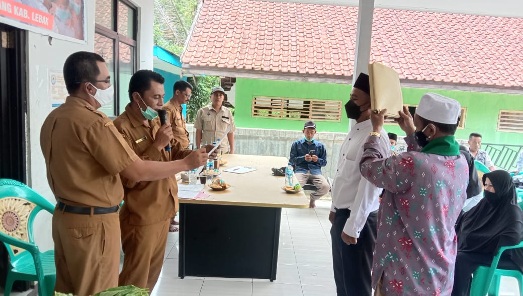 Pelantikan Sekdes Pasirnangka. Yudi Romiadi: Bekerja di Desa Bukan Cari Kekayaan