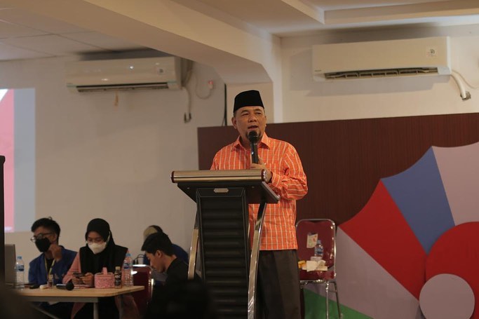 Hadiri Undangan Seminar STBA-JIA, Heri Koswara Bicara Soal Pemimpin Masa Depan