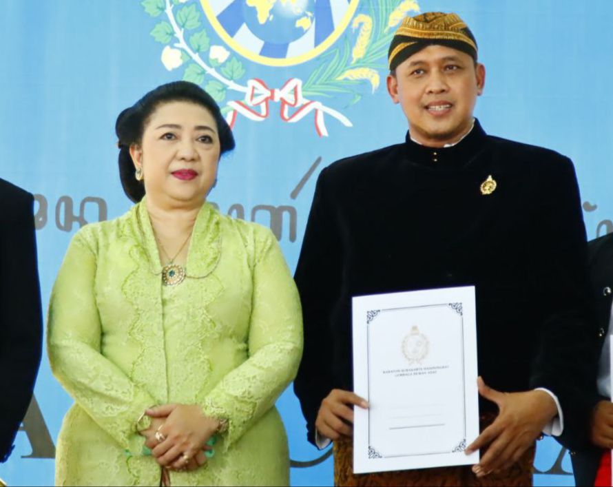 Keraton Surakarta Anugerahi Gelar Kanjeng Raden Tumenggung Kepada Plt. Wali Kota Bekasi