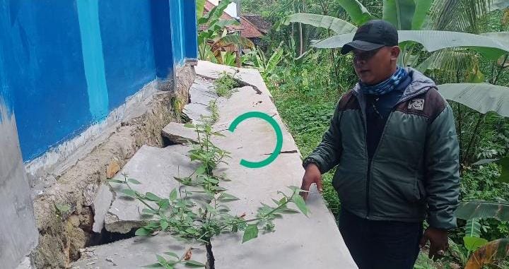 Wali Murid SMP 9 Satap Bayah, Keluhkan Kondisi Sekolah Retak