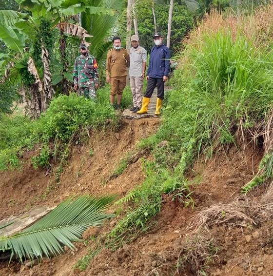 Longsor, Warga Kecamatan Panggarangan Berharap Aksesny Segera Diperbaiki