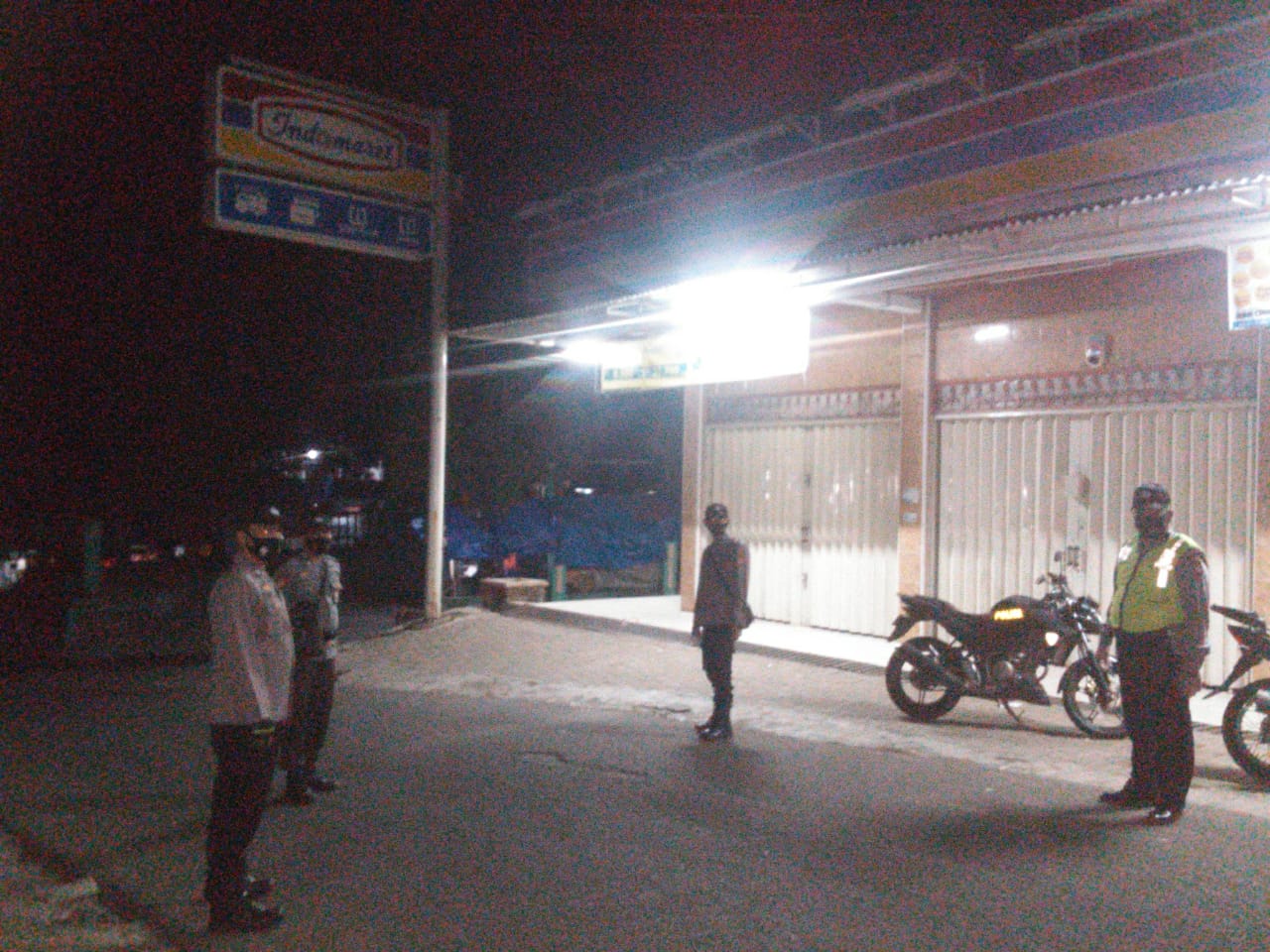 Antisipasi Gangguan Kamtibmas, Polsek Cibeber Laksanakan Patroli Rutin Malam Hari