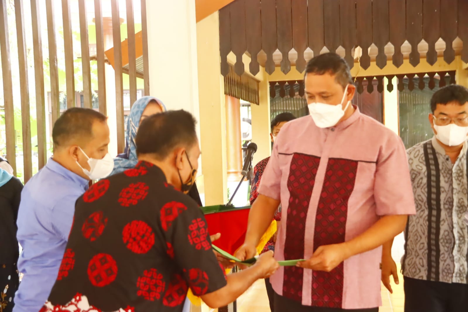 Sebanyak 26 Surat Perintah Plt Kepala SD Negeri Diserahkan