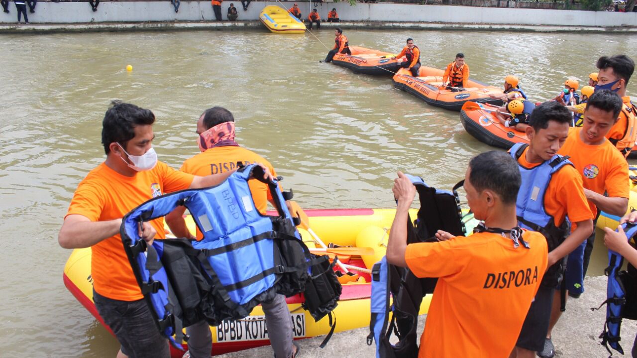 Meriahkan HUT ke-25 Kota Bekasi, Pemkot Bekasi Gelar Lomba Perahu Dayung