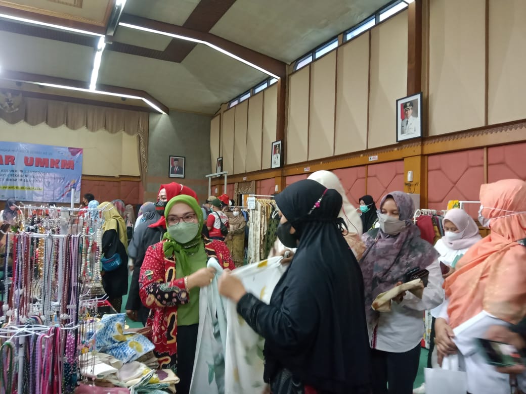 Meriahkan HUT Kota Bekasi, Diskopukm Gelar Bazaar UMKM