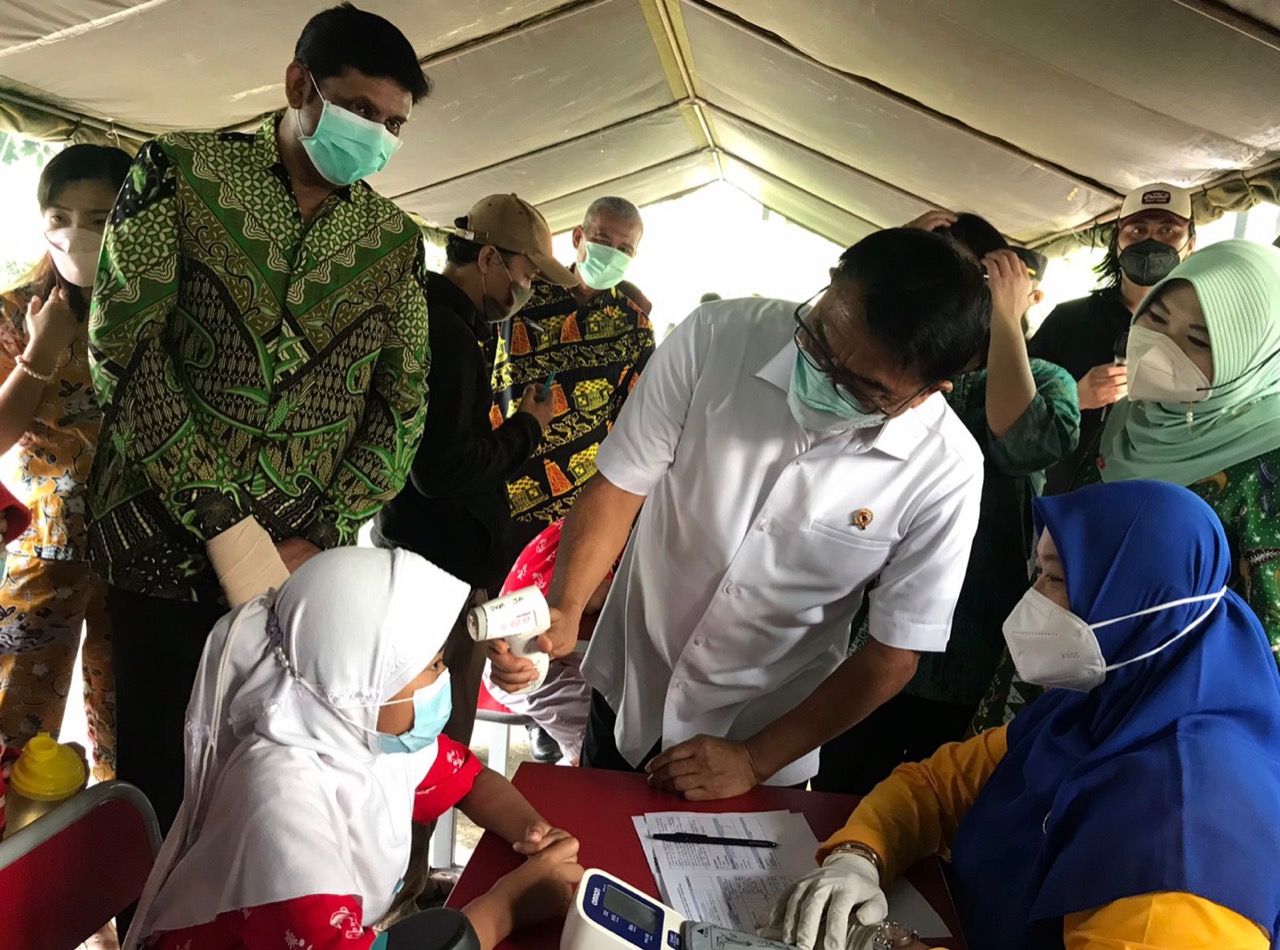 Moeldoko Tinjau Vaksinasi Anak di Wilayah Kecamatan Jatiasih