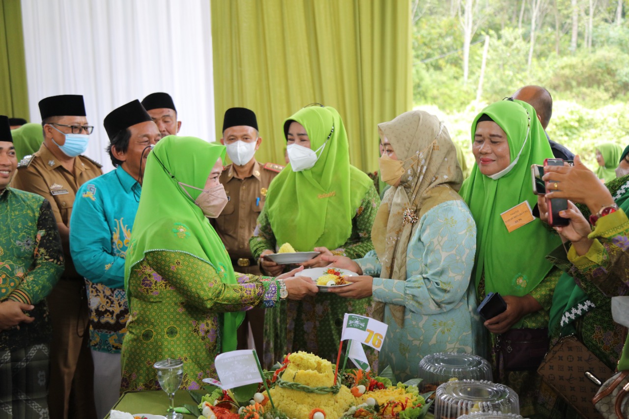 Wagub Chusnunia Chalim Hadiri Harlah Muslimat NU ke-76 di Pesawaran