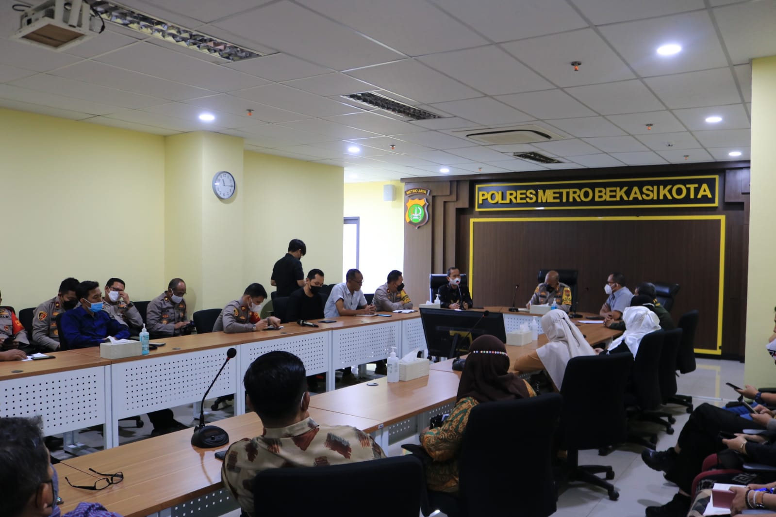 Kapolres Undang Dinas Pendidikan Kota Bekasi dan Para Kepala Sekolah Guna Antisipasi Pelajar Terlibat Aksi 11 April 2022