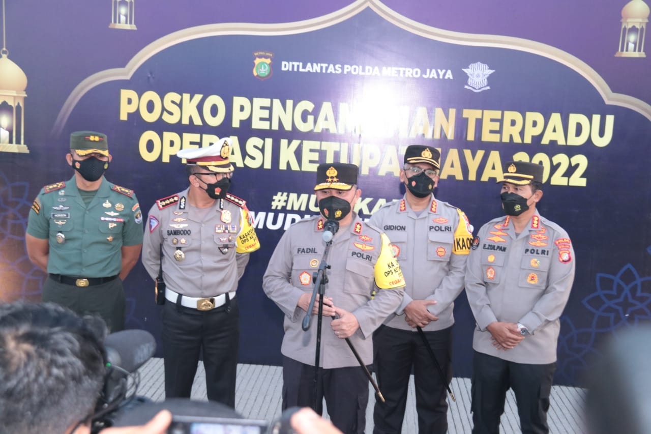Tinjau Kesiapan Pos Terpadu KM 29 Cikarang Utama, Kapolda Ungkap Dua Cara Urai Kemacetan Arus Mudik