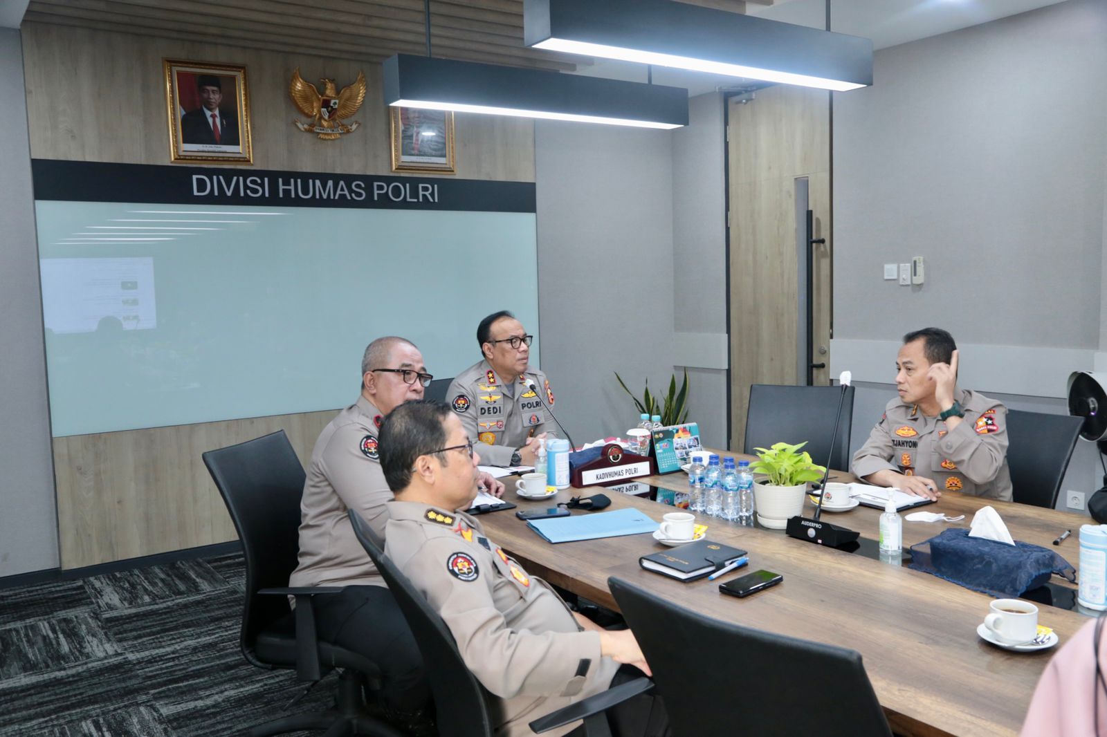 Sambut Hari Bhayangkara 2022, Polri Gelar Lomba Menembak Bersama Pati TNI-Polri dengan Insan Pers