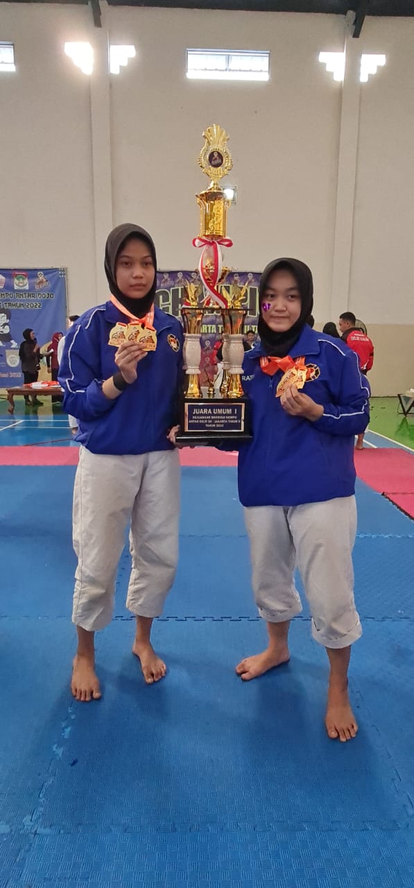 Kakak Beradik Remaja Putri Borong Medali Emas di Kejuaraan Beladiri SHORINJI KEMPO.