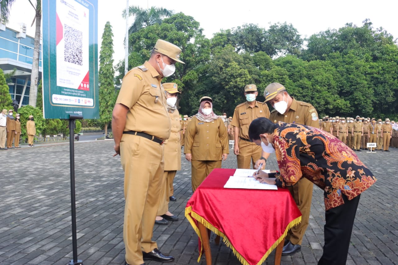 Plt. Wali Kota Bekasi Tandatangani MoU antara Bank Syariah Patriot Dengan Baznas Kota Bekasi, dan MoU Bank Syariah Patriot dengan Bank DKI Syariah