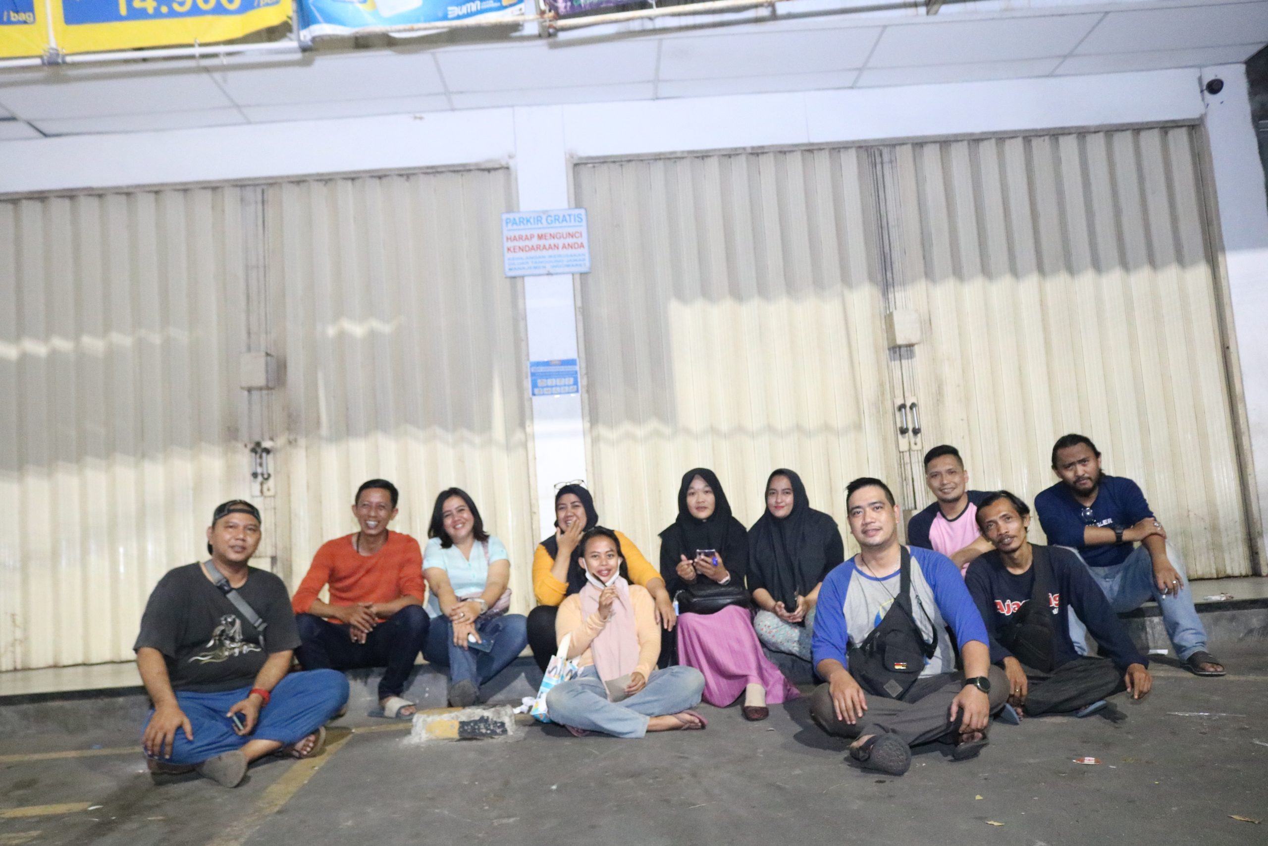 Jumat Berkah, The Dream Team 2001,Warge Bekasi dan Keluarga Bekasi Raya Gelar Aksi Berbagi Keberkahan