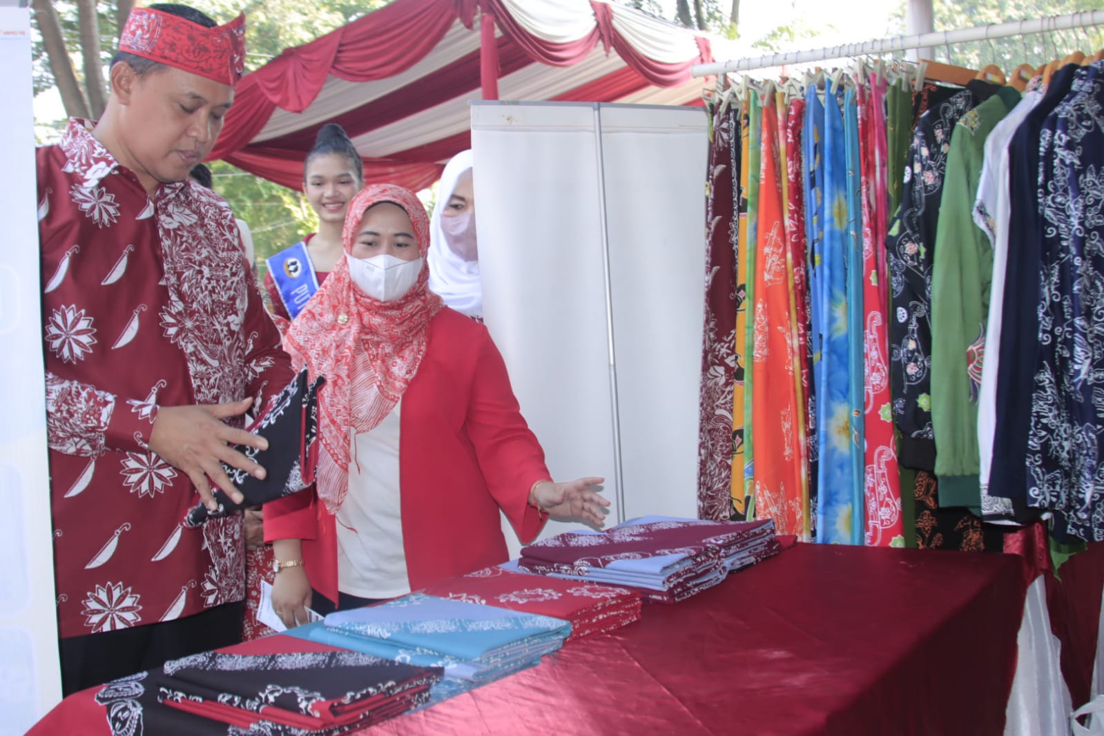 Plt Walikota Bekasi Hadiri Lomba Desain Batik