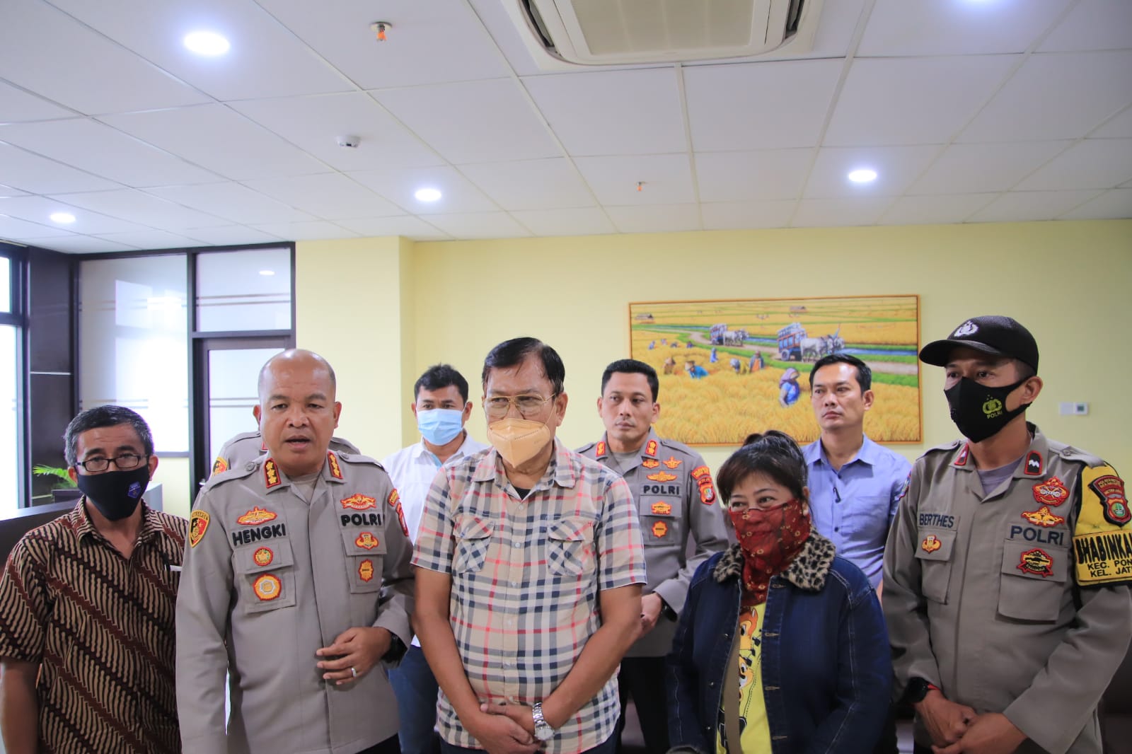 Viral Gegara Parkir Mobil Ngaku Polisi,Ternyata Pensiunan Bank Swasta