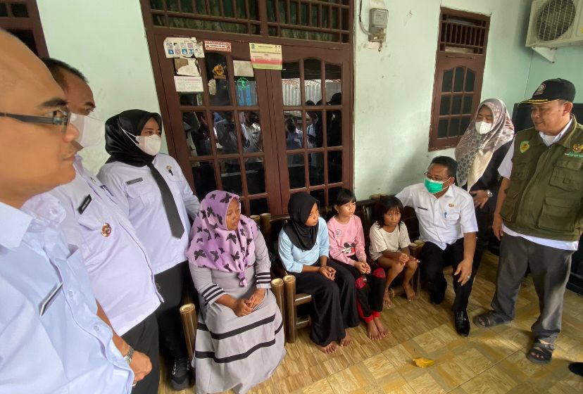 Dari Madinah, Plt Wali Kota Beri Semangat Tiga Anak Bekasi Utara Untuk Sekolah