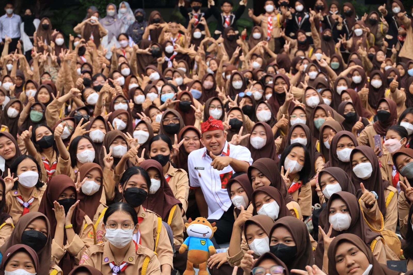 Plt. Walikota Bekasi Berikan Motivasi Siswa Sma 4 Kota Bekasi