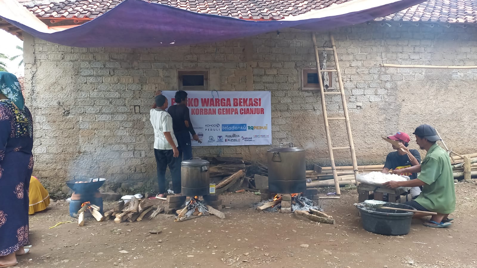 Komunitas Media Online Dari Bekasi Dirikan Dapur Umum di Cianjur