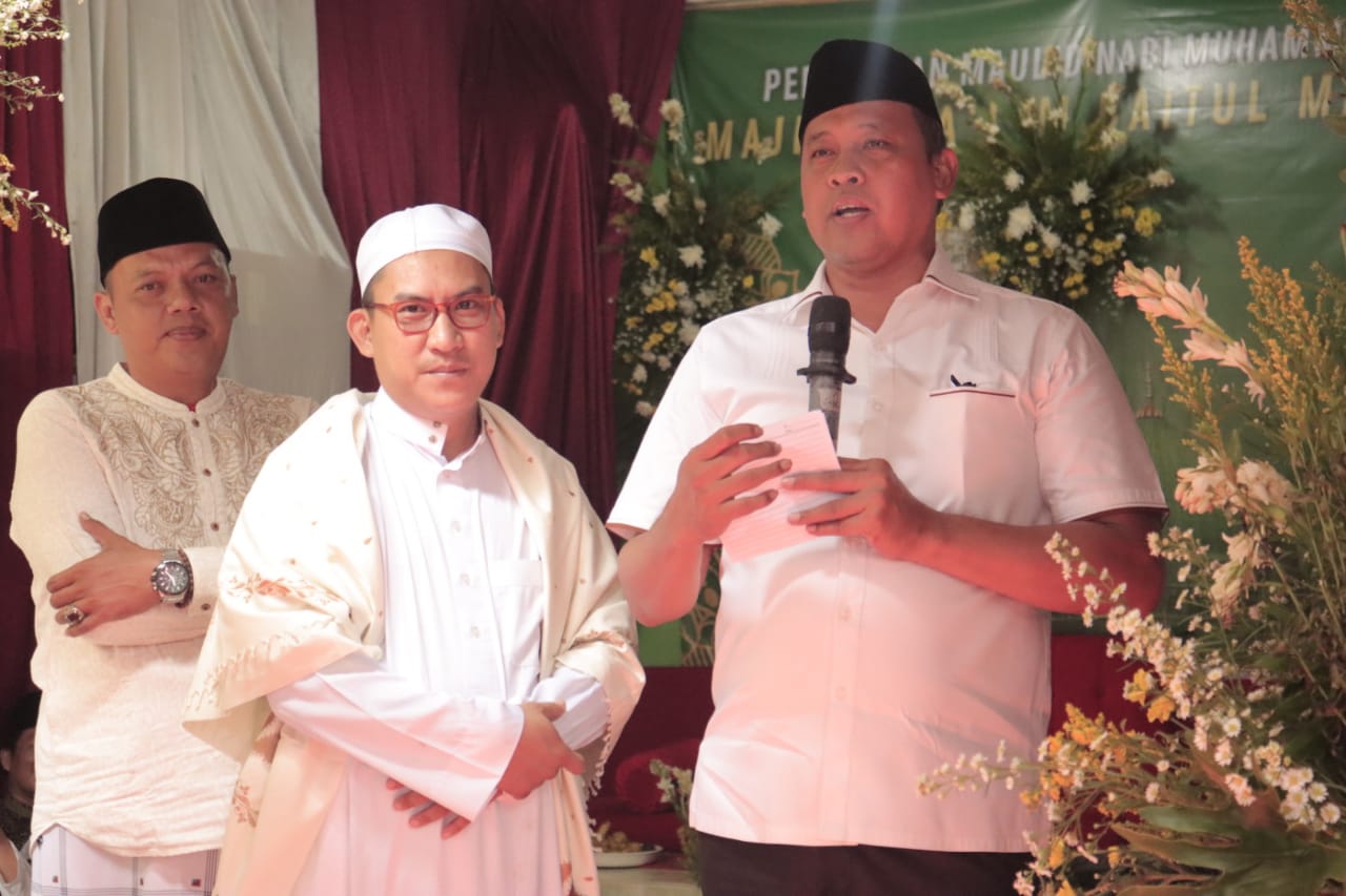 Plt. Walikota Bekasi Hadiri Maulid Nabi Dirangkai Dengan Peletakan Batu Pertama Pembangunan Majelis Taklim