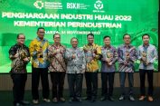 Fajar Paper Terima Penghargaan Industri Hijau 2022