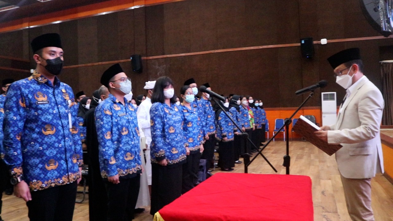 Pj Bupati Bekasi Berikan Tips Sukses 263 PNS yang Baru Dilantik