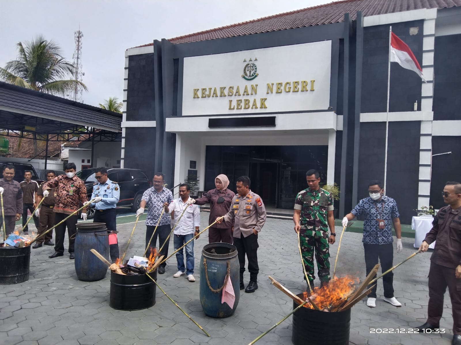 Kejari Musnahkan Barang Bukti 54 Perkara