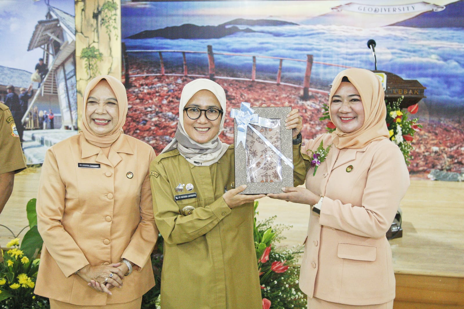 Hadiri HUT DWP ke-23, Bupati: Perempuan Sosok Sentral Ciptakan Ketahanan Keluarga