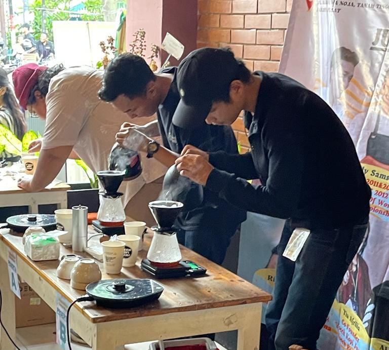 Grand Opening Koffie Kotjil Helat Kompetisi Antar Barista dengan Penuh Citarasa