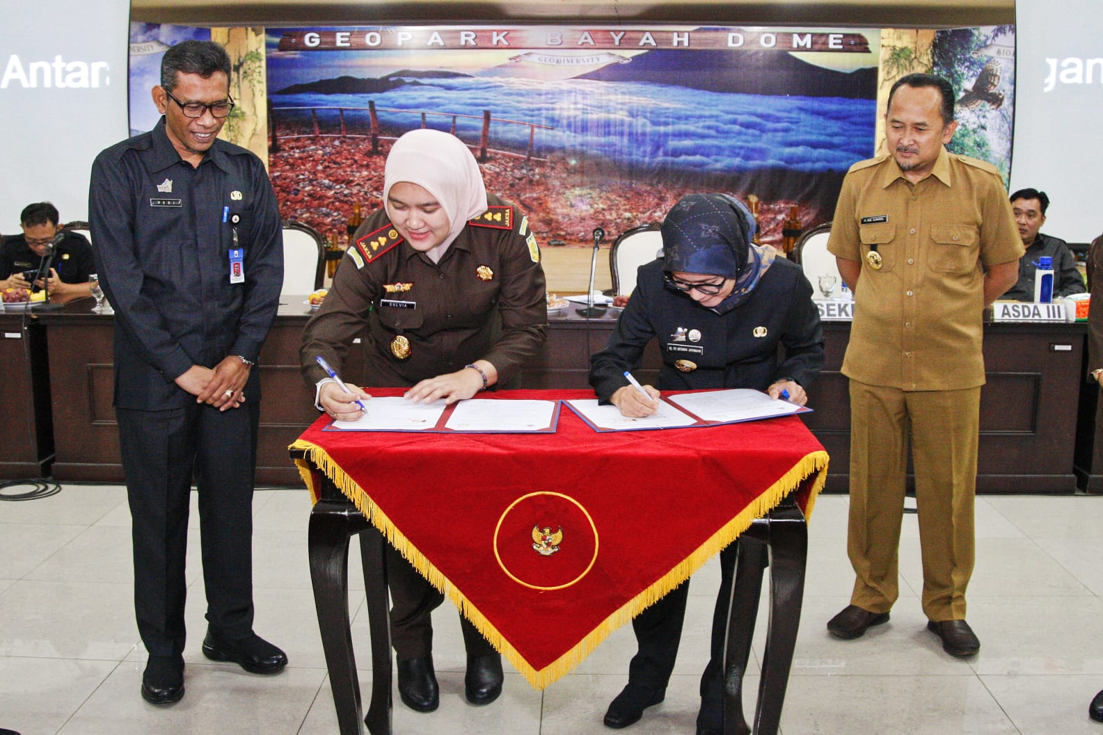 Pemkab Lebak Tandatangani MoU dengan Kejari Lebak