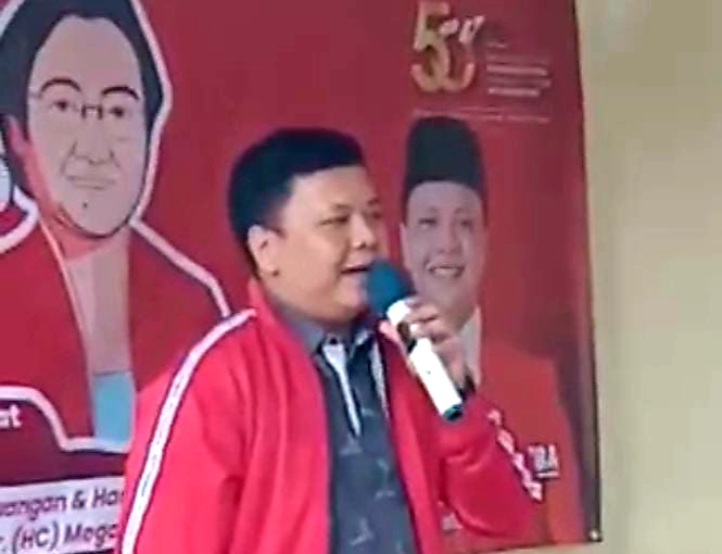 Rayakan HUT Partai dan Ultah Ketum, Fraksi PDI Perjuangan DPRD Kabupaten Bekasi Bagikan Makanan