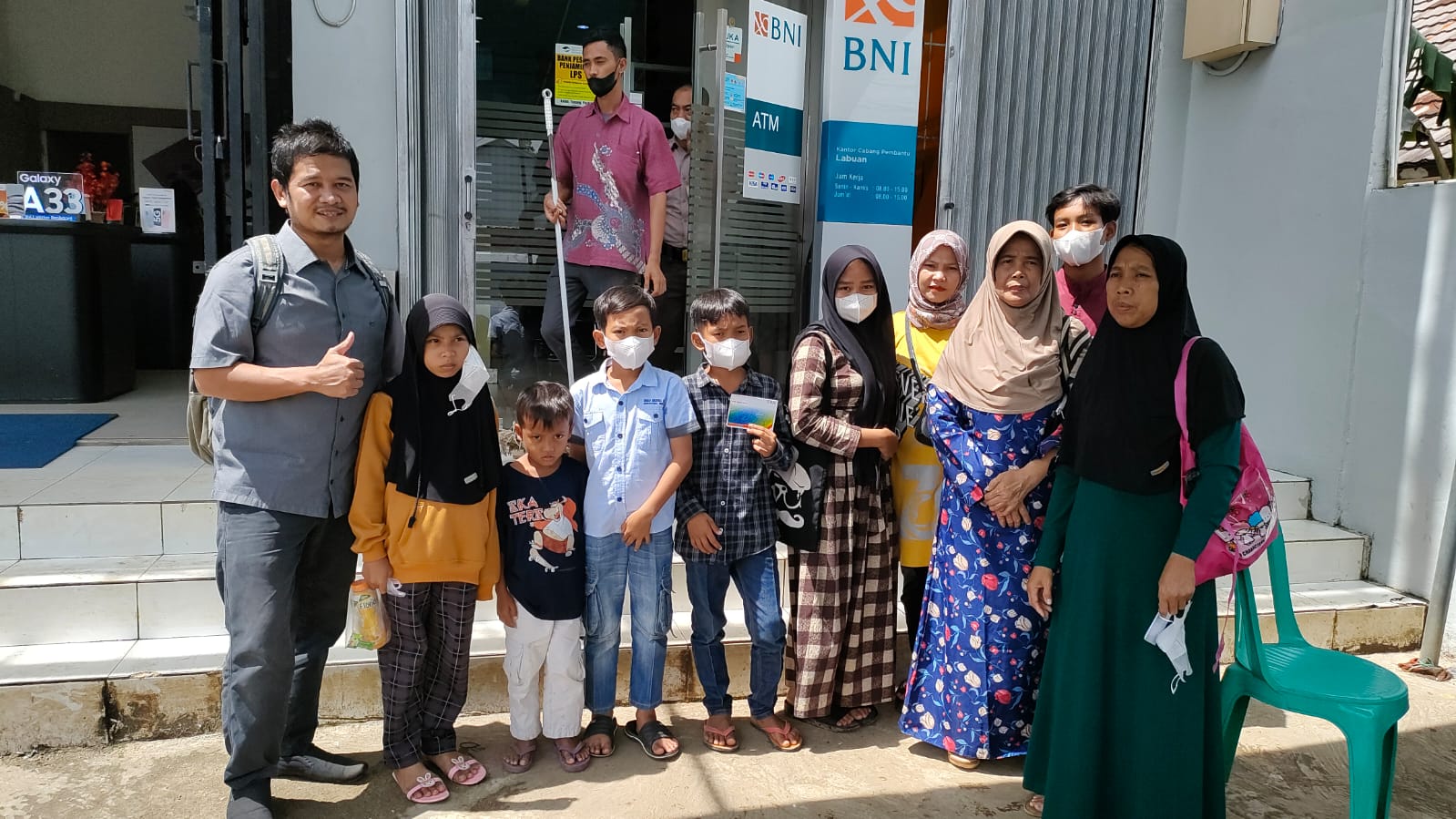 Dinas Sosial Pandeglang Salurkan Dana Bantuan Sosial untuk Anak Yatim