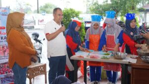 Diskanla Kabupaten Indramayu Ajarkan Cara Membuat Bakso Ikan