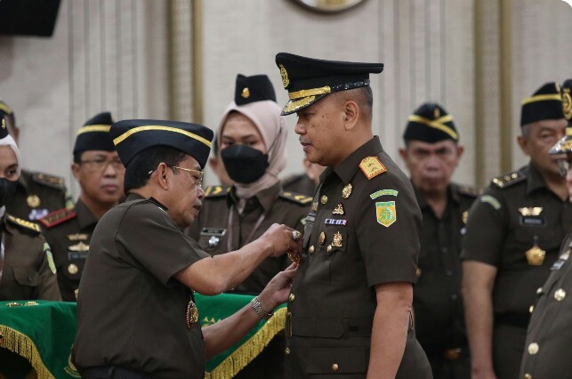 Jaksa Agung lantik Ade Tajudin Sutiawarman sebagai Kajati Jabar