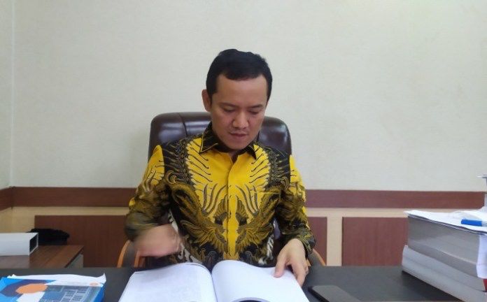 Pimpinan DPRD Kota Bekasi H. Edi, Meniti Karir Politik Dikenalkan Sang Ayah
