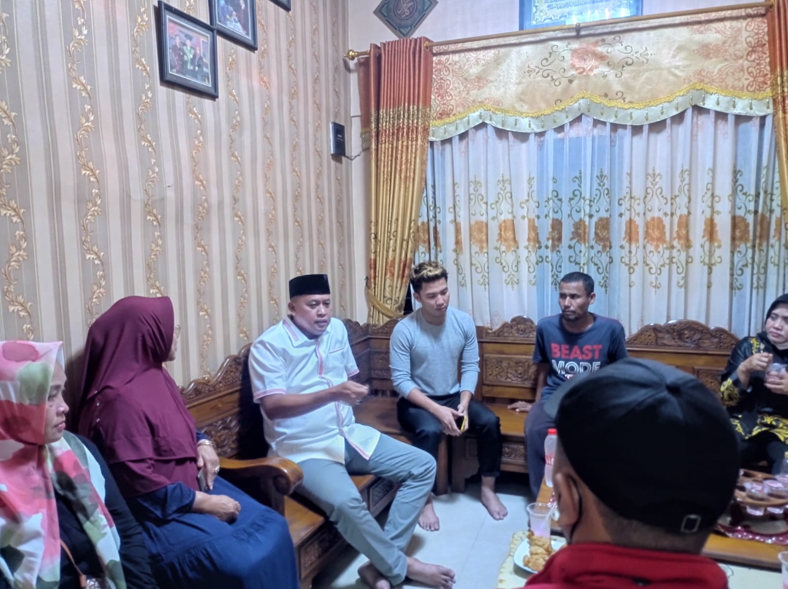 Plt Walikota Bekasi Takjiah ke Rumah Duka Laka Lantas