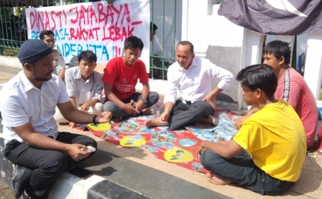 Setelah 7 Hari 6 Malam, Akhirnya Wabup Lebak Temui Pendemo
