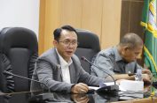 Pj Bupati Bekasi Hadiri Acara Serah Terima Bankeu Parpol