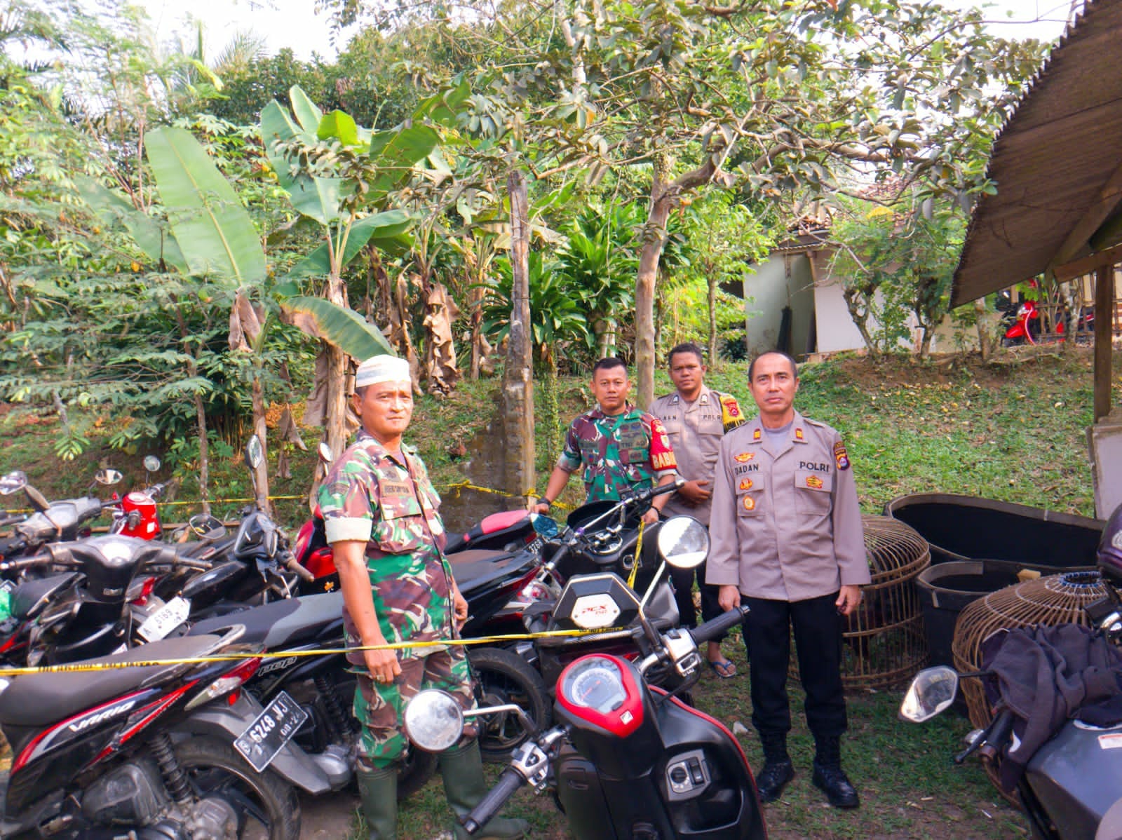 Polisi Grebek Judi Sabung Ayam Di Cileles