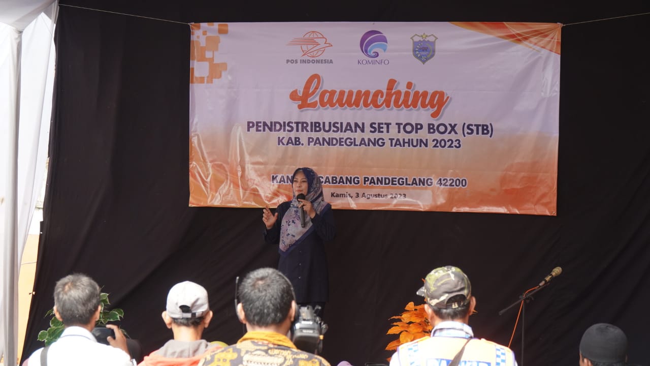 Ribuan Warga Pandeglang Terima Bantuan Set Top Box