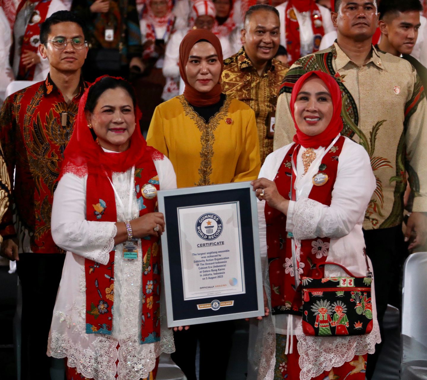 Berhasil Pecahkan Rekor Dunia, Pergelaran Angklung Kolosal OASE KIM Dorong UMKM dalam Pemulihan Ekonomi Pasca-Pandemi