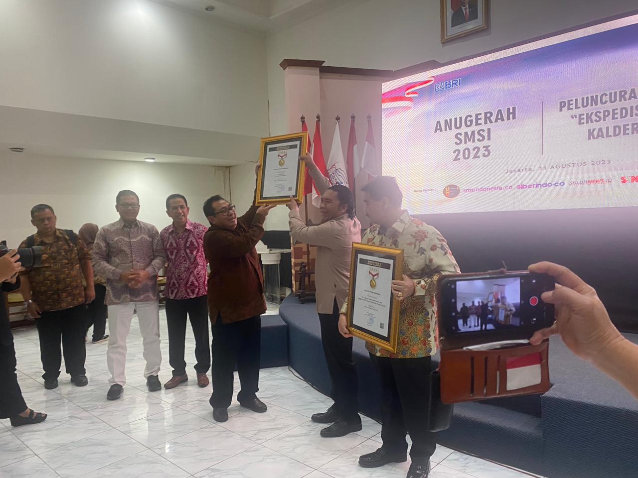 SMSI Gelar Malam Anugerah dan Peluncuran Buku